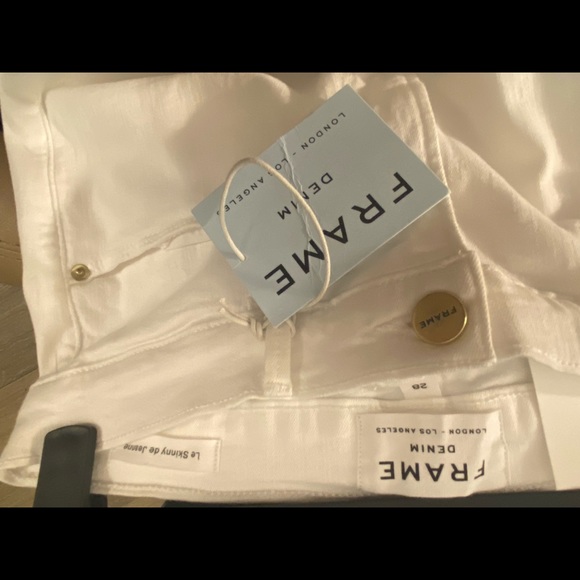 FRAME LE SKINNY DE JEANNE WHITE WITH LITTLE FLARE AT BOTTOM SIZE 28 NWT - Picture 5 of 5